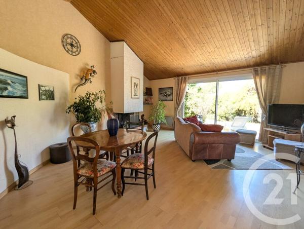 Maison à vendre  5 pièces - 118 m 2   CHALLANS  - 85