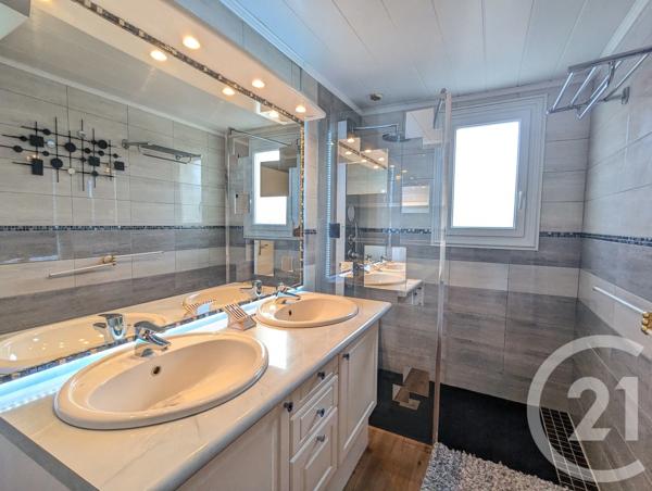Maison à vendre  5 pièces - 118 m 2   CHALLANS  - 85