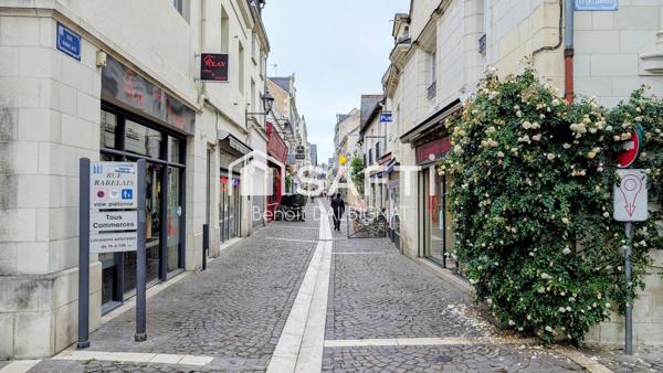 Belle boutique sur un emplacement n°1 bis