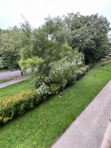 REIMS SAINT REMI : Appartement 3 chambres - balcons - cave