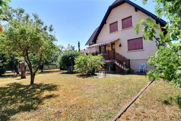 EN EXCLUSIVITE  Maison Illkirch Graffenstaden 160 m2 sur 6ares 03 ca