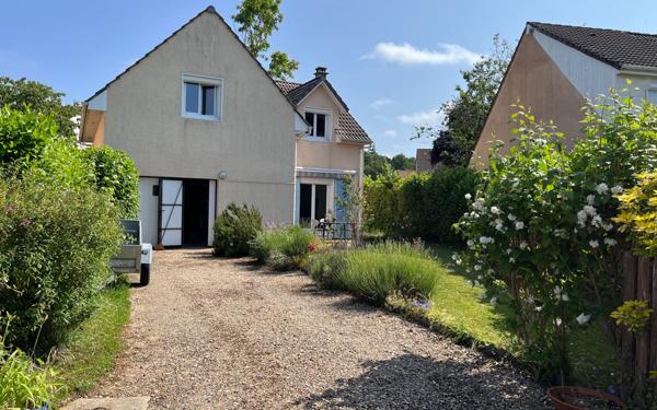 Maison à louer    5 pièces •  Angerville-la-Campagne