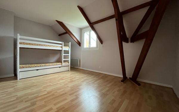 Maison à louer    5 pièces •  Angerville-la-Campagne