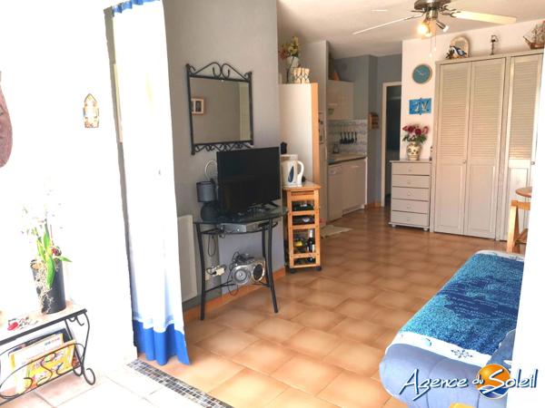 Appartement à Saint-Pierre-la-Mer REZ DE JARDIN T2 BAS ST PIERRE