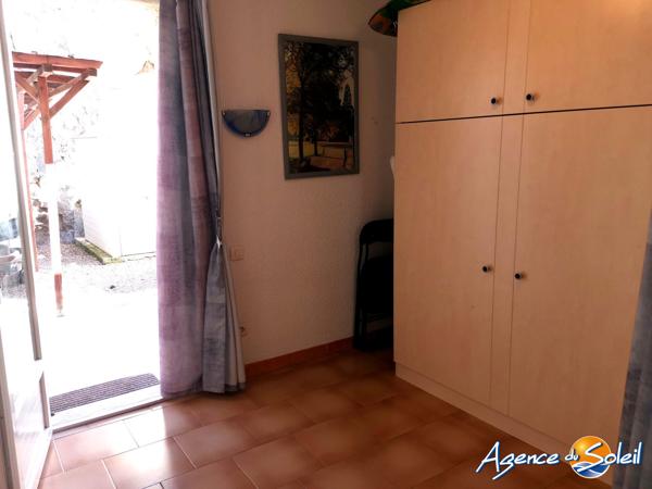 Appartement à Saint-Pierre-la-Mer REZ DE JARDIN T2 BAS ST PIERRE