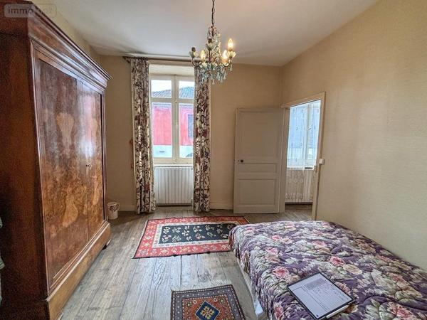 Maison à vendre à Vayres en Haute-Vienne (87600), ref : 87056-758