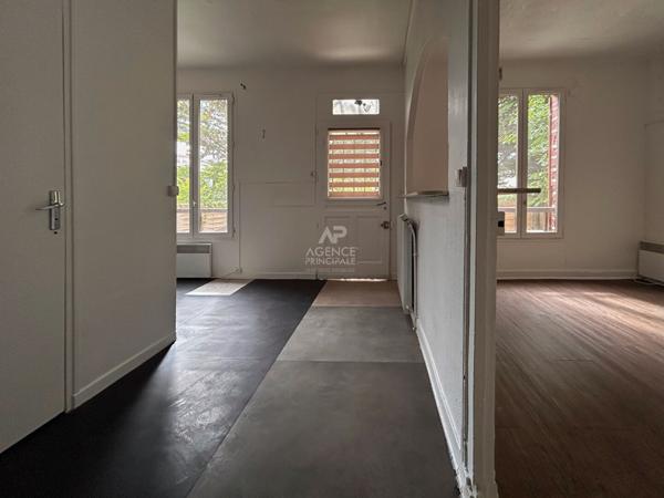 Maison Poissy 3 pièce(s) 46.63 m2 Loyer 1 060 €/mois **  - Référence  9207
