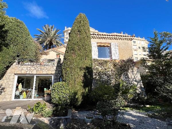 CANNES – Projet d’exception avec permis purgé – Vue mer & Îles de Lérins – Accès mer à 50 mètres