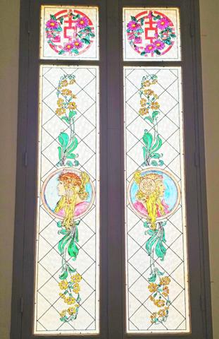 Sainte-Livrade-sur-Lot (47110) Elégante maison de ville des années 50 , 154m², 4 chambres