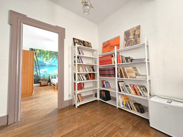 Sainte-Livrade-sur-Lot (47110) Elégante maison de ville des années 50 , 154m², 4 chambres