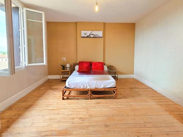 Sainte-Livrade-sur-Lot (47110) Elégante maison de ville des années 50 , 154m², 4 chambres