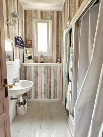 Sainte-Livrade-sur-Lot (47110) Elégante maison de ville des années 50 , 154m², 4 chambres