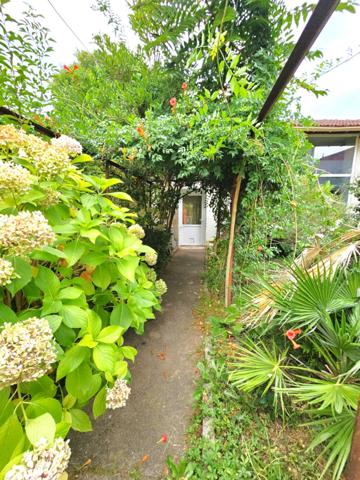 Sainte-Livrade-sur-Lot (47110) Elégante maison de ville des années 50 , 154m², 4 chambres