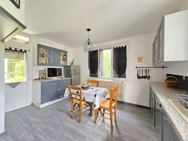 Sainte-Livrade-sur-Lot (47110) Elégante maison de ville des années 50 , 154m², 4 chambres