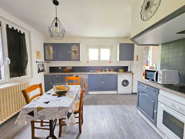 Sainte-Livrade-sur-Lot (47110) Elégante maison de ville des années 50 , 154m², 4 chambres