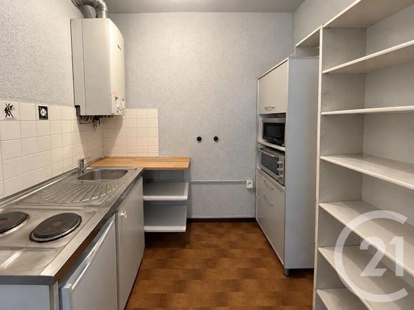 Appartement à vendre  2 pièces - 35 m 2   ST PRIEST EN JAREZ  - 42
