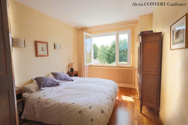 Maison à vendre 5 pièces terrain 765m² proche centre MONTREVEL EN BRESSE