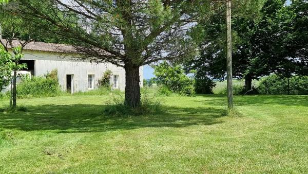 Achat - Maison Jonzac 17500 5 pièces 280 m 2 22633 m 2