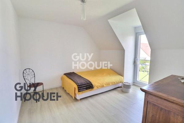 MENNEVAL, à deux pas des commerces et écoles. Secteur résidentiel