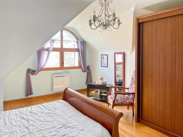 A vendre - Maison 7 pièces (160 m²) lumineuse à PLOUGASTEL DAOULAS 29470