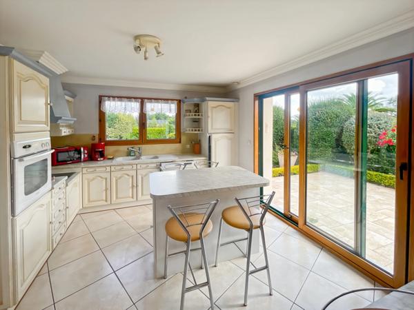 A vendre - Maison 7 pièces (160 m²) lumineuse à PLOUGASTEL DAOULAS 29470