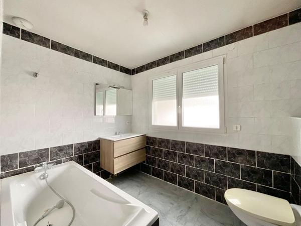 Immeuble de locaux professionnels ? Opportunité investisseur & professionnel ? Gex