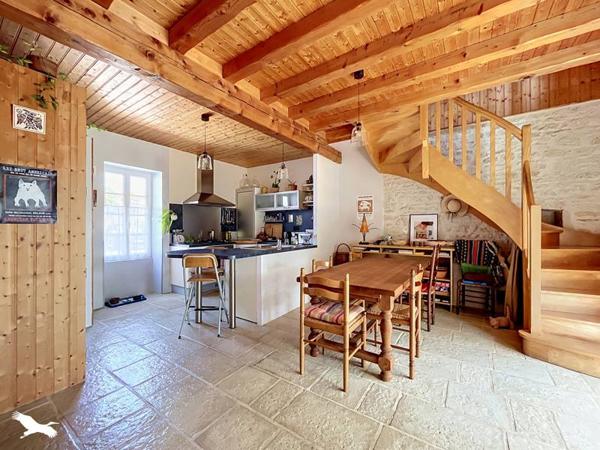 Maison 380 133 € Thairé 6 p 171 m² DPE C
