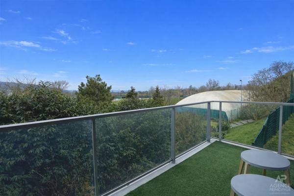 Appartement Rueil Malmaison 3 pièce(s) 62.50 m2 €450 000 ** - Référence 18469