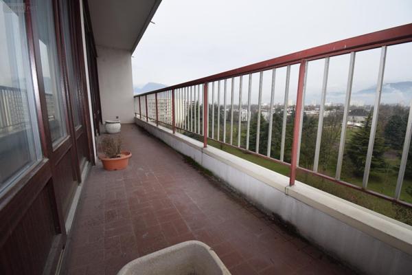 Appartement à rénover à vendre à Échirolles en Isère (38130), ref : 38161-3/26