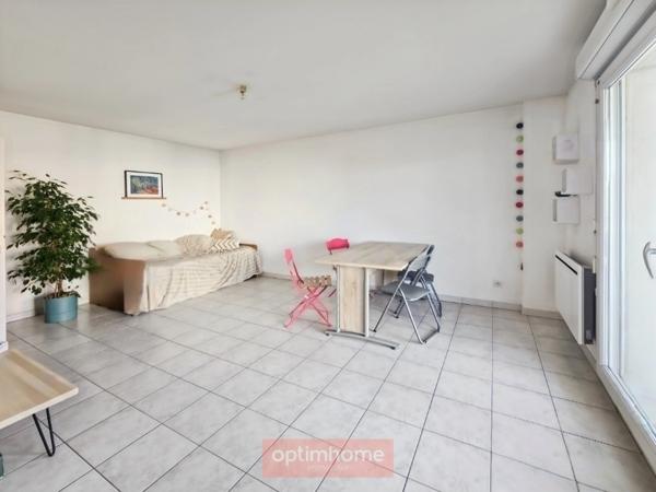 APPARTEMENT T2 AVEC BALCON ET PARKING - RESIDENCE RECENTE
