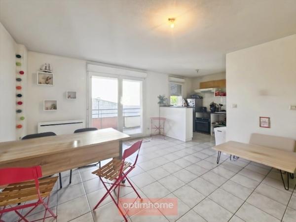 APPARTEMENT T2 AVEC BALCON ET PARKING - RESIDENCE RECENTE
