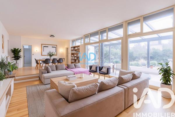 Maison à vendre 8 pièces 208 m² L'Étang-la-Ville