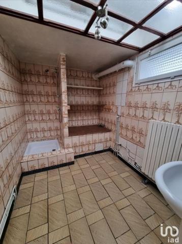 Maison 5 pièces de 80 m² à Saint-Amand-les-Eaux (59230)