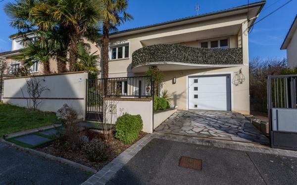 Maison à vendre    11 pièces • 238 m2 Verrières-le-Buisson