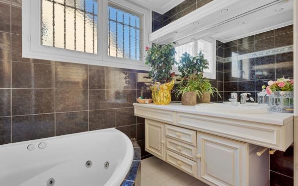 Maison à vendre    11 pièces • 238 m2 Verrières-le-Buisson