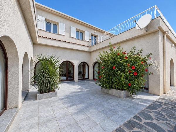 Appartement T5 267m2  en rez de jardin