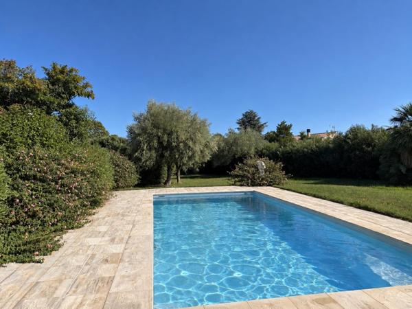 Appartement T5 267m2  en rez de jardin
