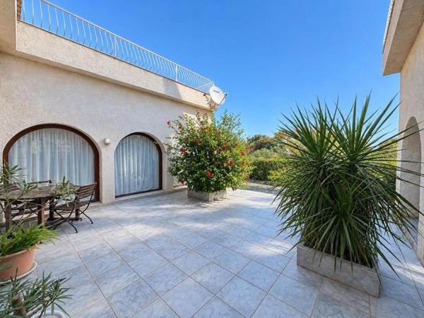 Appartement T5 267m2  en rez de jardin
