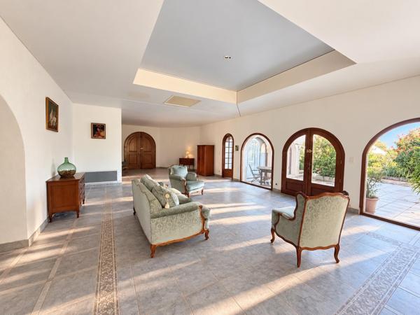 Appartement T5 267m2  en rez de jardin