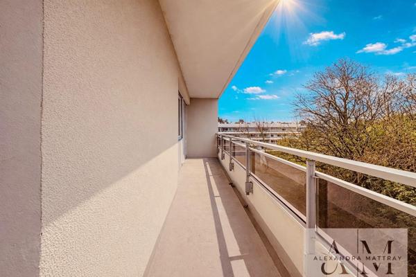 Appartement 4 pièces – 101 m² – Dernier étage avec ascenseur – Résidence avec parc – 10 minutes à pied du centre de Caudéran