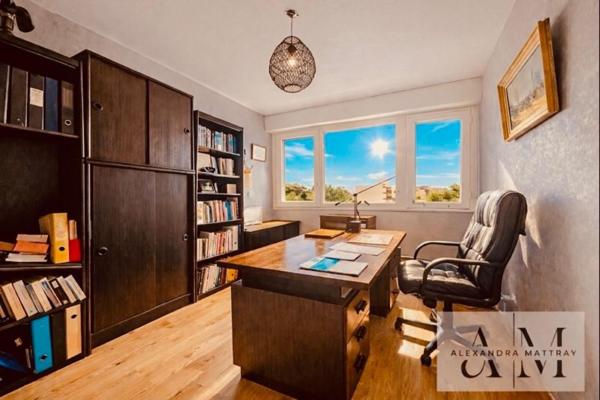 Appartement 4 pièces – 101 m² – Dernier étage avec ascenseur – Résidence avec parc – 10 minutes à pied du centre de Caudéran