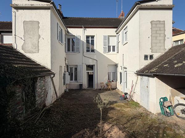 Immeuble 9 pièces 179.7 m2