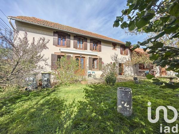 Maison traditionnelle 6 pièces de 190 m² à Vic-en-Bigorre (65500)