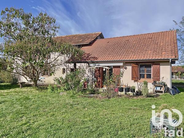 Maison traditionnelle 6 pièces de 190 m² à Vic-en-Bigorre (65500)