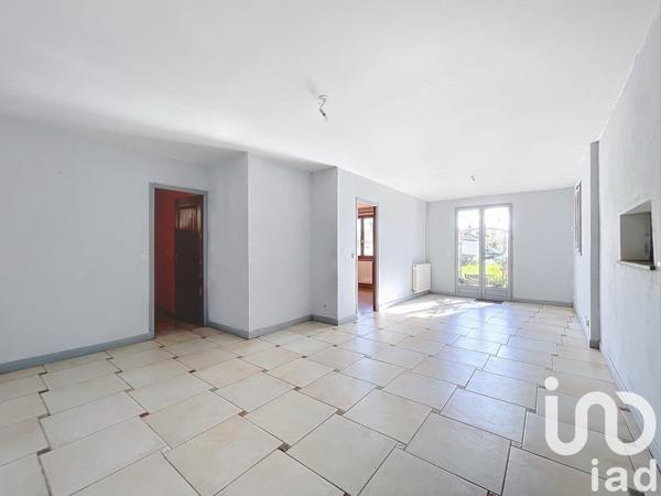 Maison traditionnelle 6 pièces de 190 m² à Vic-en-Bigorre (65500)