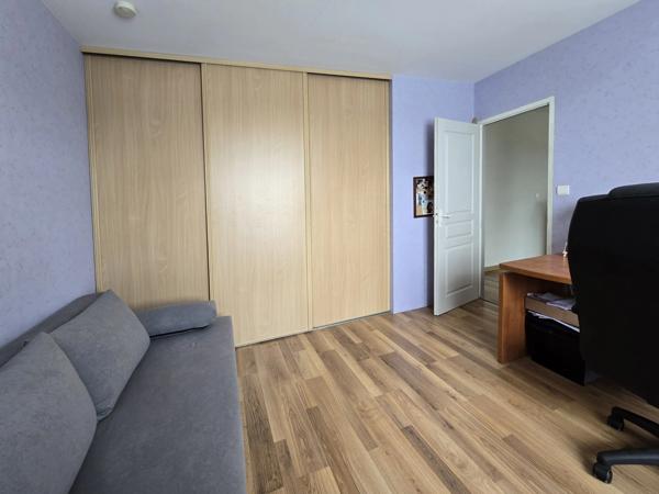 LUCON (85) QUARTIER DES HALLES VILLA GRAND CONFORT 5 CHAMBRES AVEC PISCINE ET ANNEXES SUR 1137M² CLOS