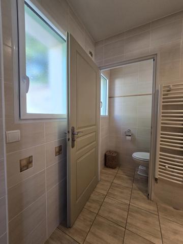 LUCON (85) QUARTIER DES HALLES VILLA GRAND CONFORT 5 CHAMBRES AVEC PISCINE ET ANNEXES SUR 1137M² CLOS