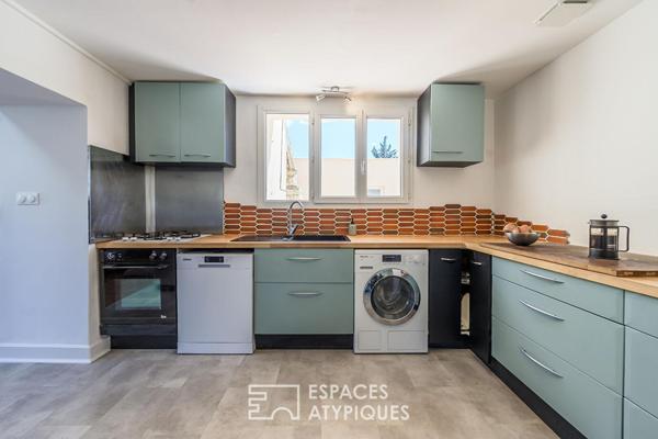 Villa 60’s revisitée, extension contemporaine et vue dégagée sur le Luberon