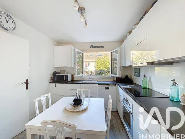 Maison à vendre 6 pièces 121,24 m² Saint-Germain-en-Laye