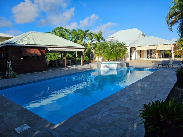 Maison à vendre 13 pièces SAINT FRANCOIS (971)